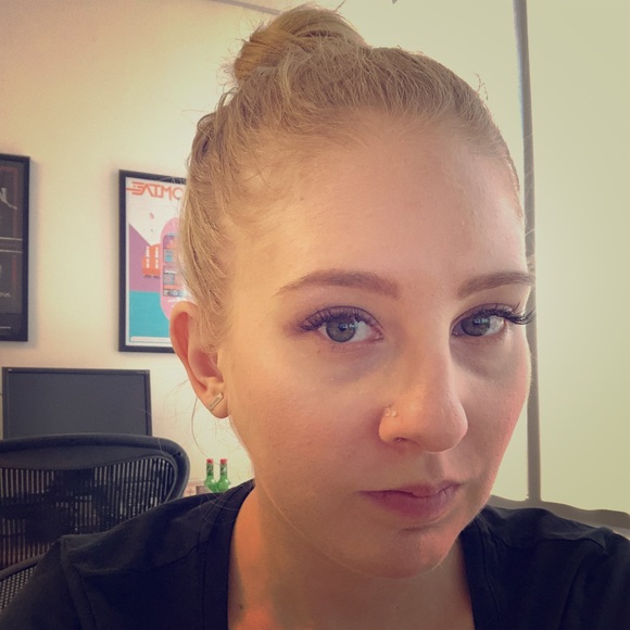 Meet your Posher, Stephanie - Picture 1 of 1